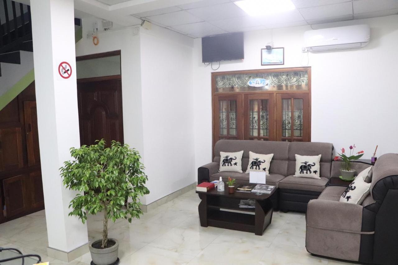 Ryan Residence&Restaurant Negombo Bagian luar foto