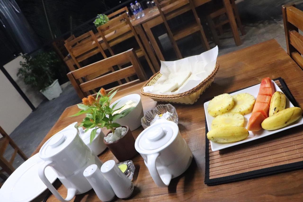 Ryan Residence&Restaurant Negombo Bagian luar foto