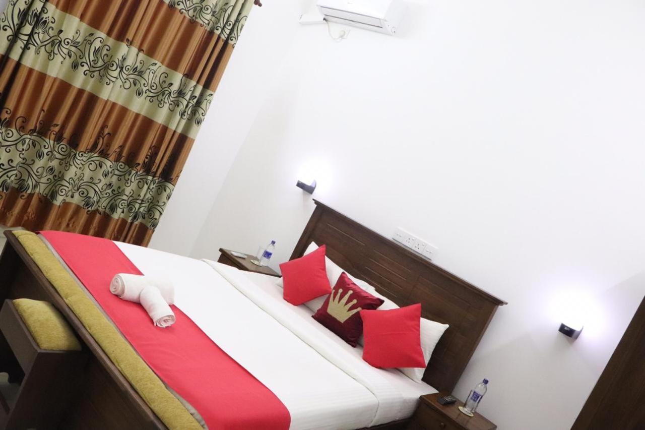 Ryan Residence&Restaurant Negombo Bagian luar foto